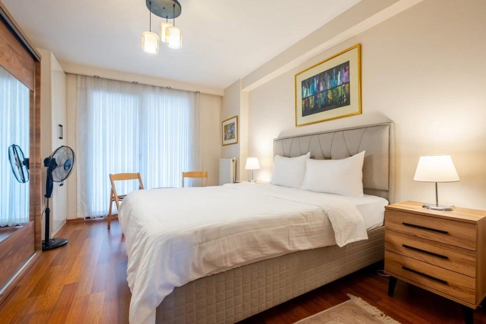 Pleasant Flat With Central Location in Sisli - Featured Image