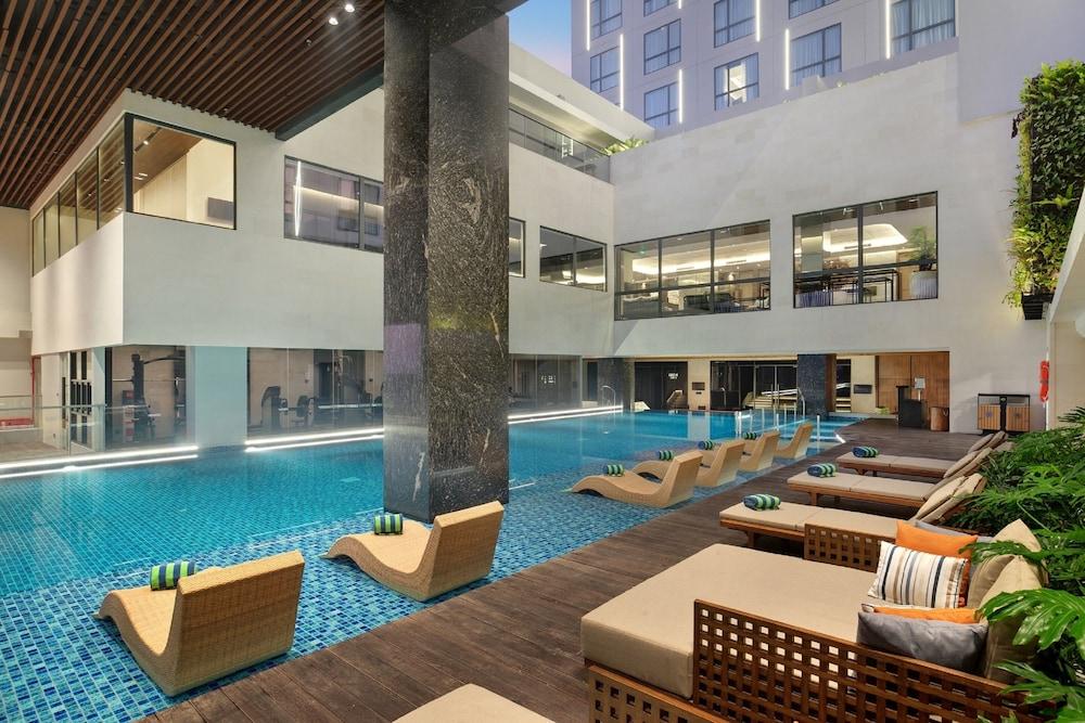 Hotel Aruss Semarang - Outdoor Pool