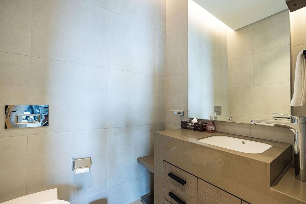 Address Beach Resort - Platinium Dubai - Bathroom