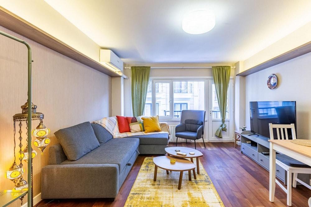 Central and Stylish Flat in the Heart of Beyoglu - Featured Image