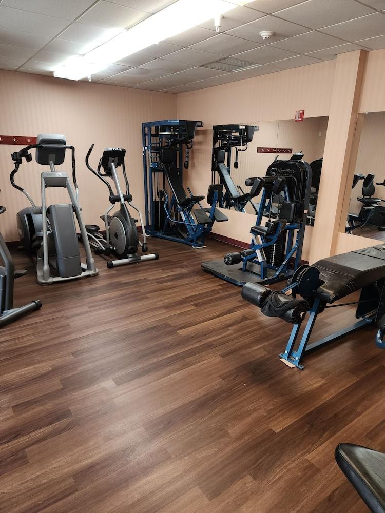 Quality Inn & Suites Bellville - Mansfield - Fitness Facility