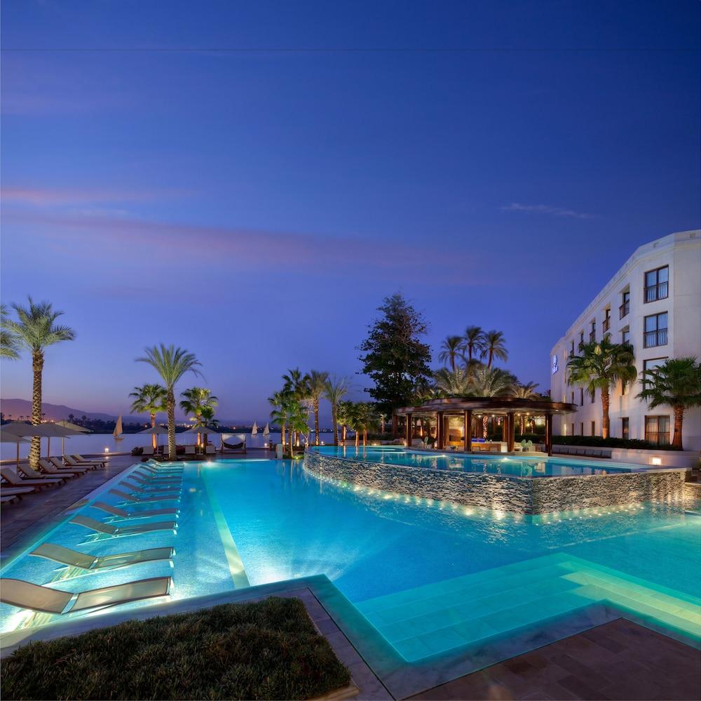 Hilton Luxor Resort & Spa - Outdoor Pool