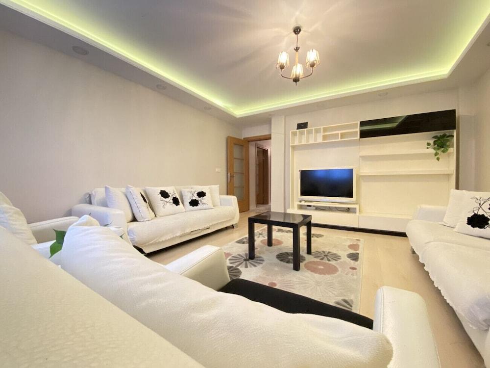 Spacious and Modern Flat in Kagithane - Room
