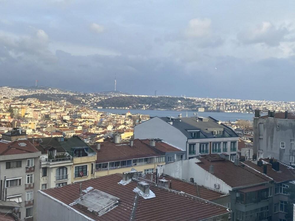 Missafir Charming Flat With Bosphorus View - Room