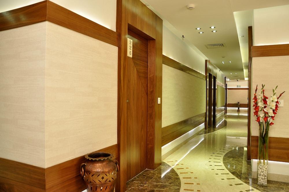 Hotel Niharika - Interior
