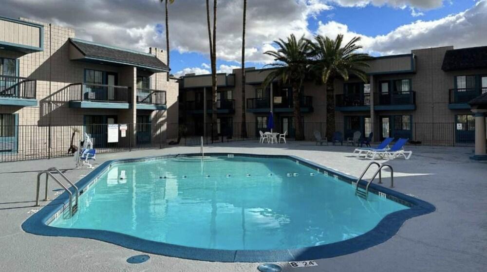 Studio 6 Mesa, AZ – Near Downtown & Sloan Park - Outdoor Pool