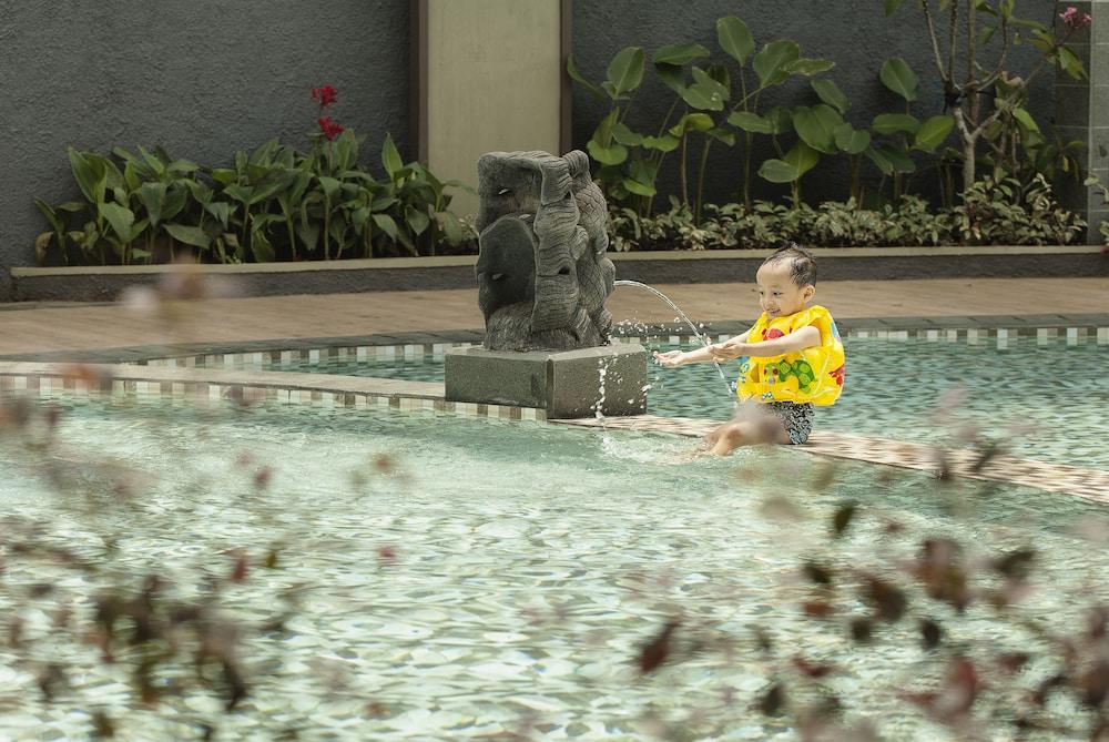 The Wujil Resort & Conventions Ungaran - Semarang - Outdoor Pool