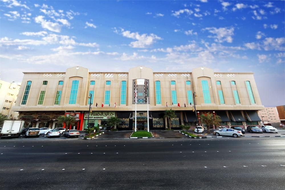 Ramada by Wyndham Dammam Khaleej Road - Exterior