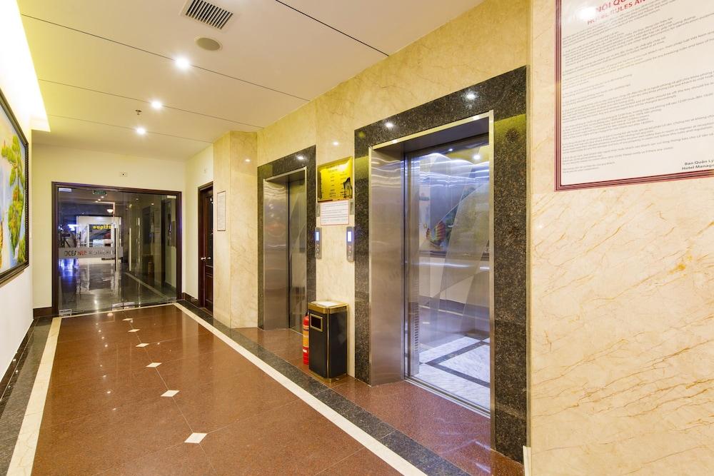 Galliot Hotel - Interior Entrance