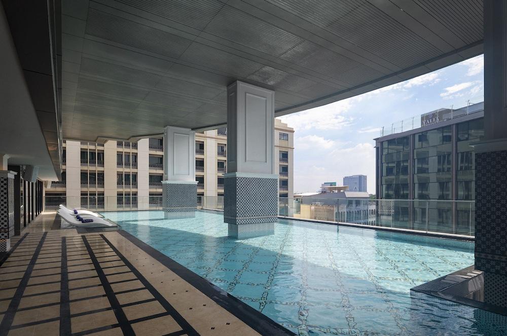 Valia Hotel Bangkok Sukhumvit - Indoor/Outdoor Pool