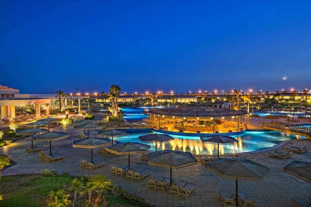 فندق ومنتجع جولي فيل رويال بنينسيولا شرم الشيخ - Outdoor Pool