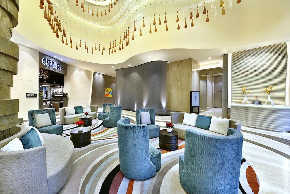 دبل تري بجانب فندق هيلتون الدوحة أولد تاون - Lobby Sitting Area
