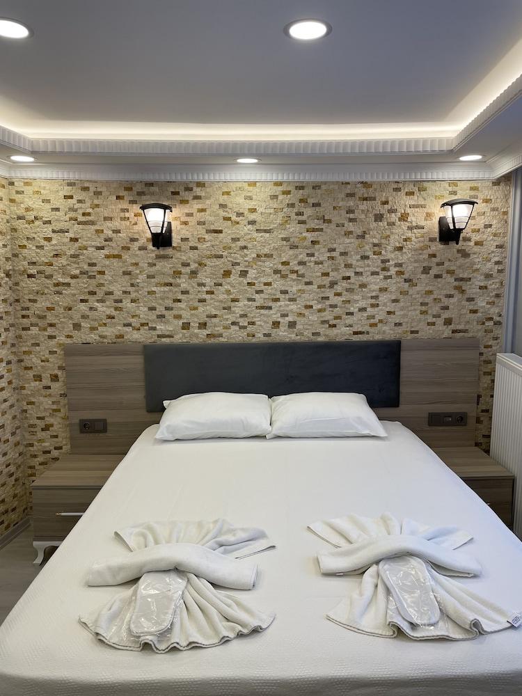 Emir Hotel - Featured Image