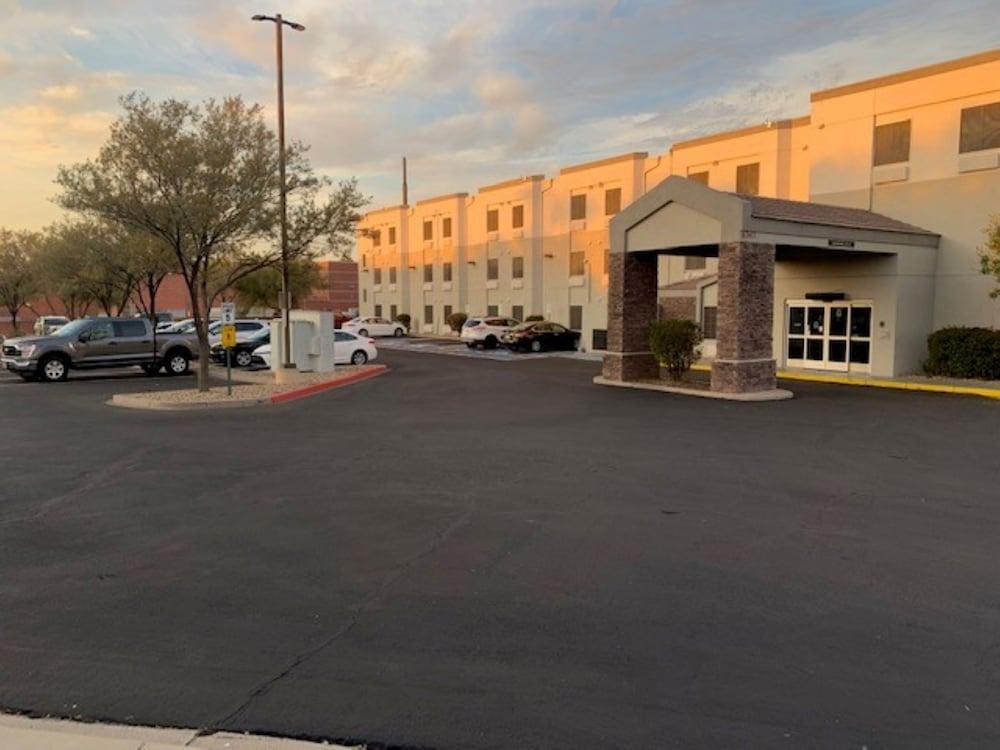 SureStay Plus by Best Western Mesa Superstition Springs - Exterior