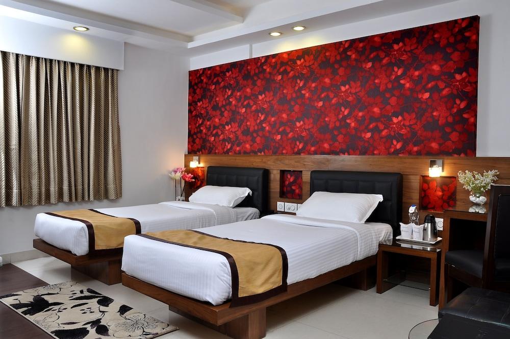 Hotel Niharika - Room