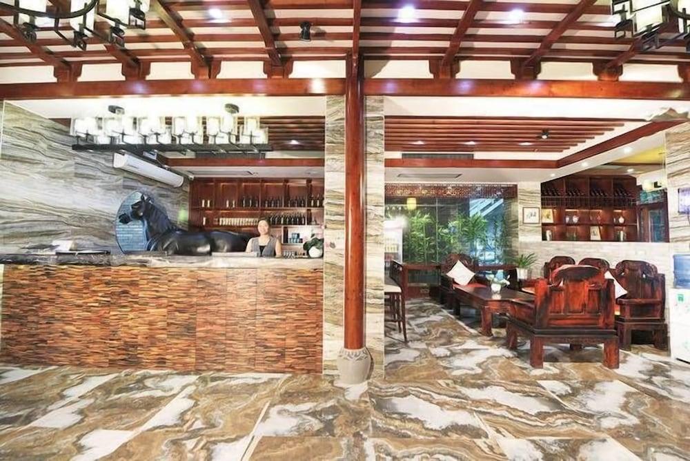 The Family Hotel In Yangshuo County - Reception