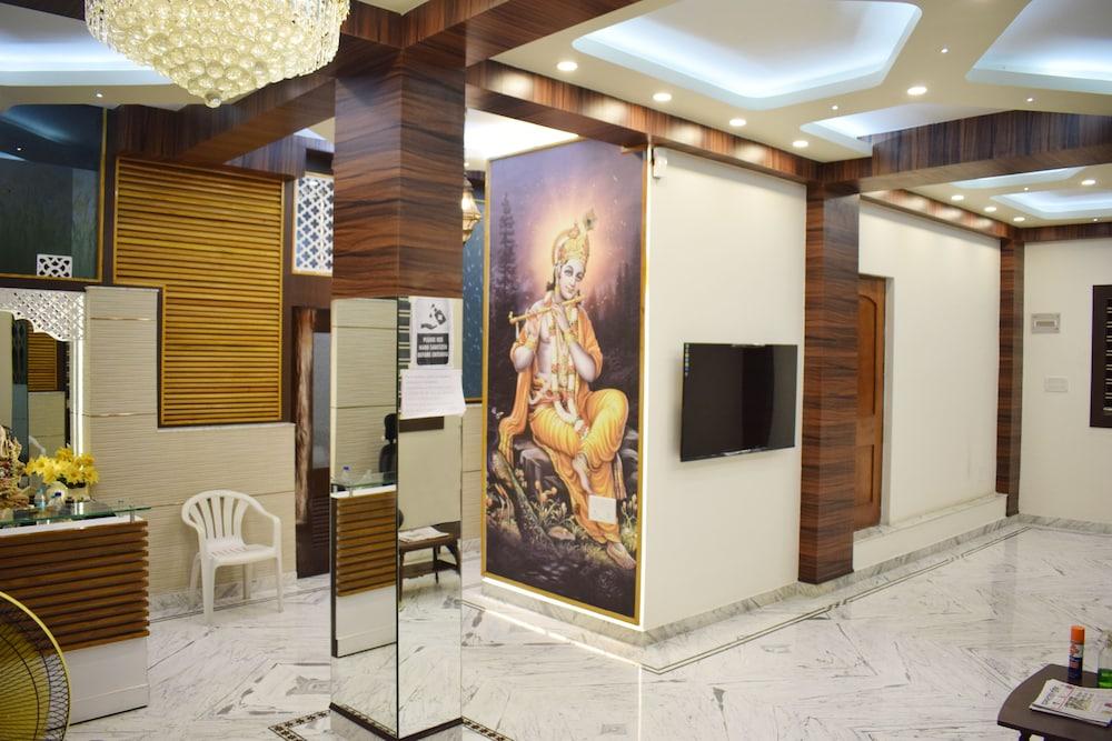Krishna Kunja Guest House - Lobby Sitting Area