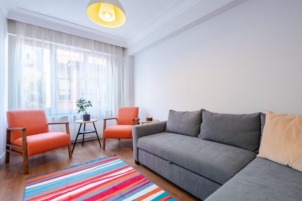 Chic Apartment in Kuzguncuk Near Bosphorus - Featured Image