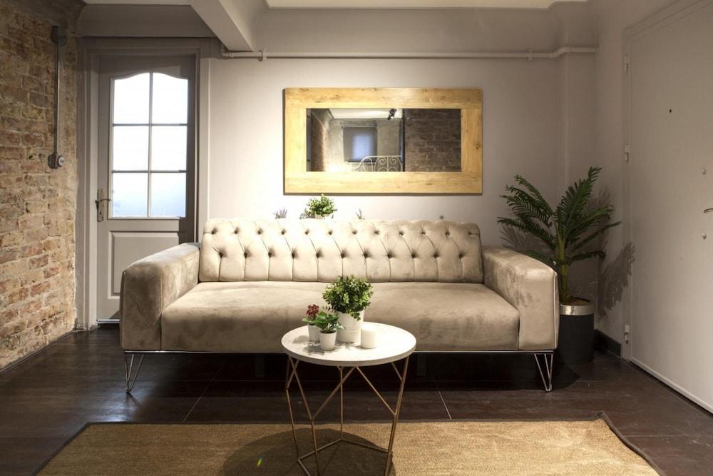 Chic and Central Flat in the Heart of Beyoglu - Featured Image