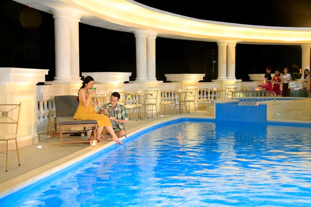 Nha Trang Palace Hotel - Rooftop Pool