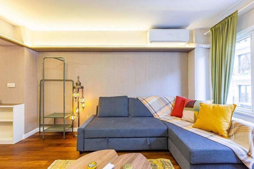 Central and Stylish Flat in the Heart of Beyoglu - Room