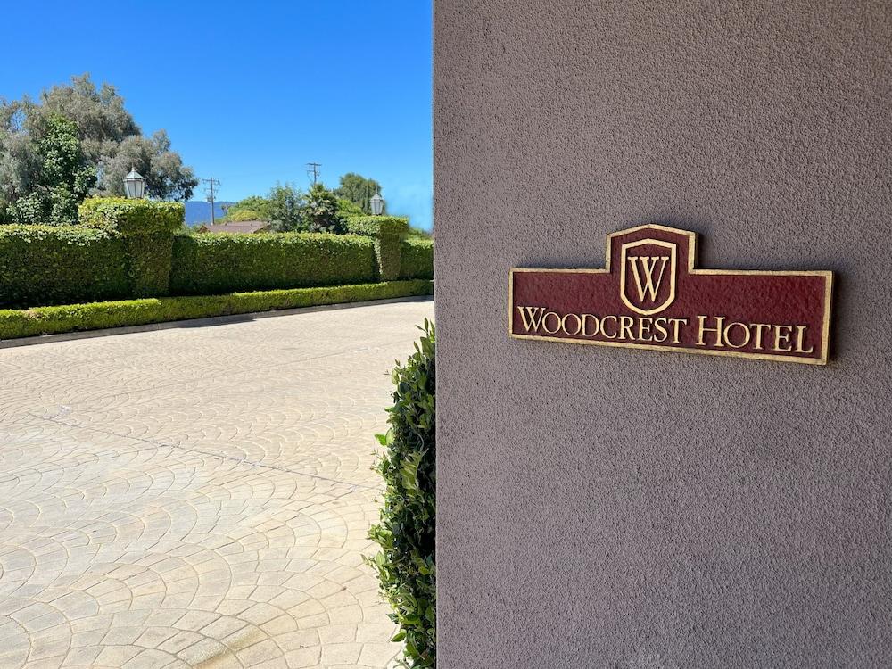 Woodcrest Hotel - Exterior