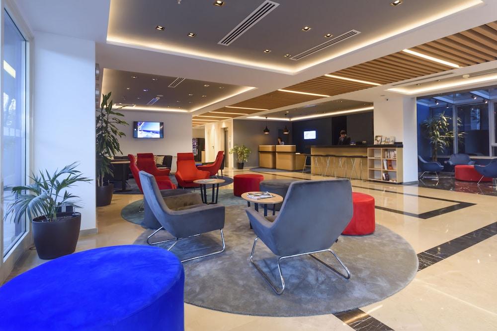 Holiday Inn Express Istanbul Altunizade, an IHG Hotel - Lobby Sitting Area