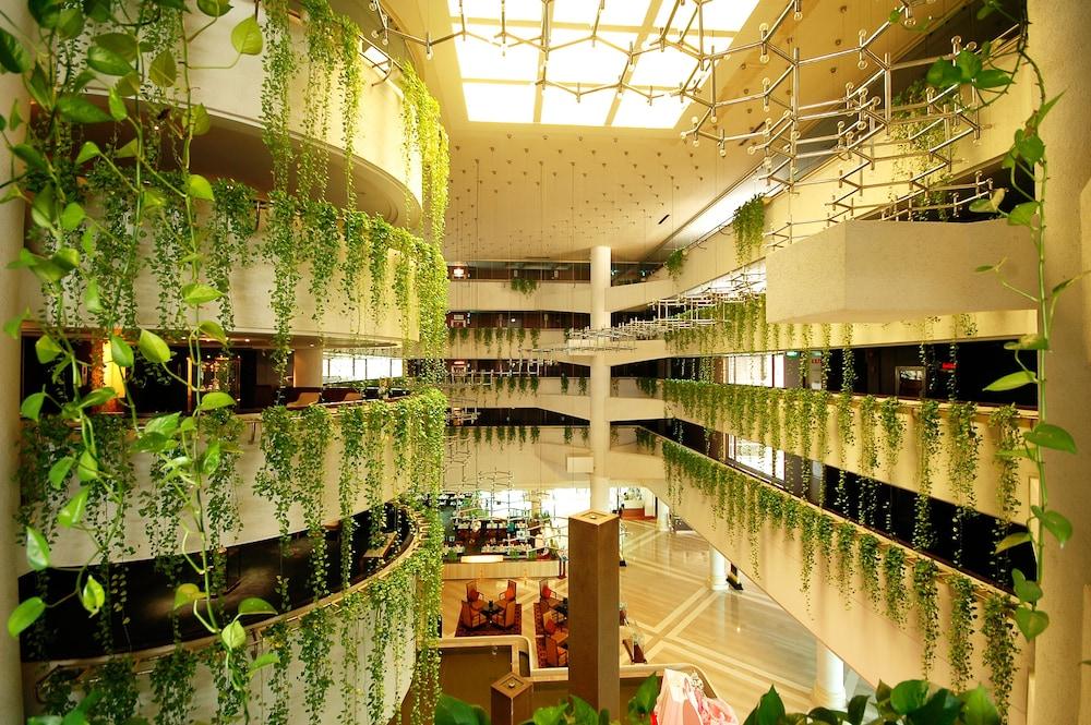 Rama Gardens Hotel Bangkok - Interior Detail