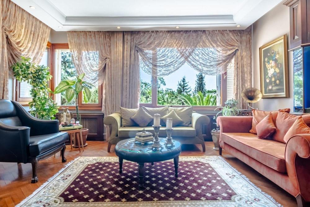Ravishing Flat With Nature View in Florya - Featured Image