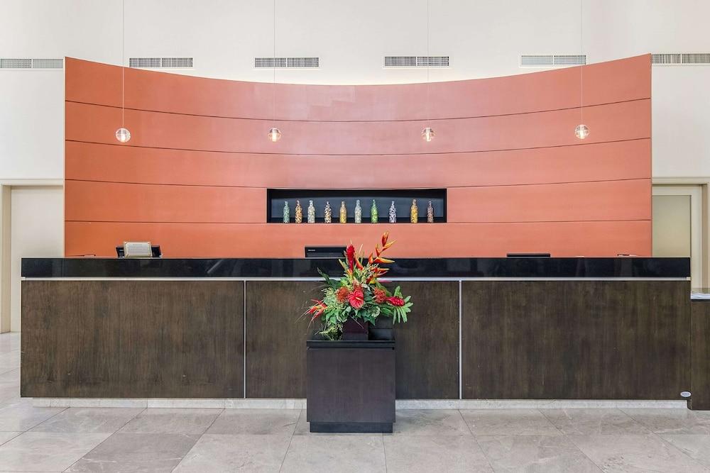 Embassy Suites Newark Airport - Reception