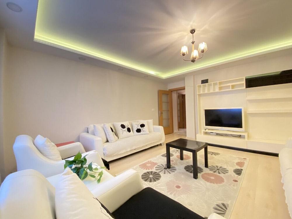 Spacious and Modern Flat in Kagithane - Featured Image