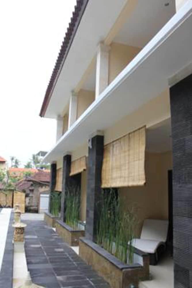 Radha Bali Hotel - Exterior detail