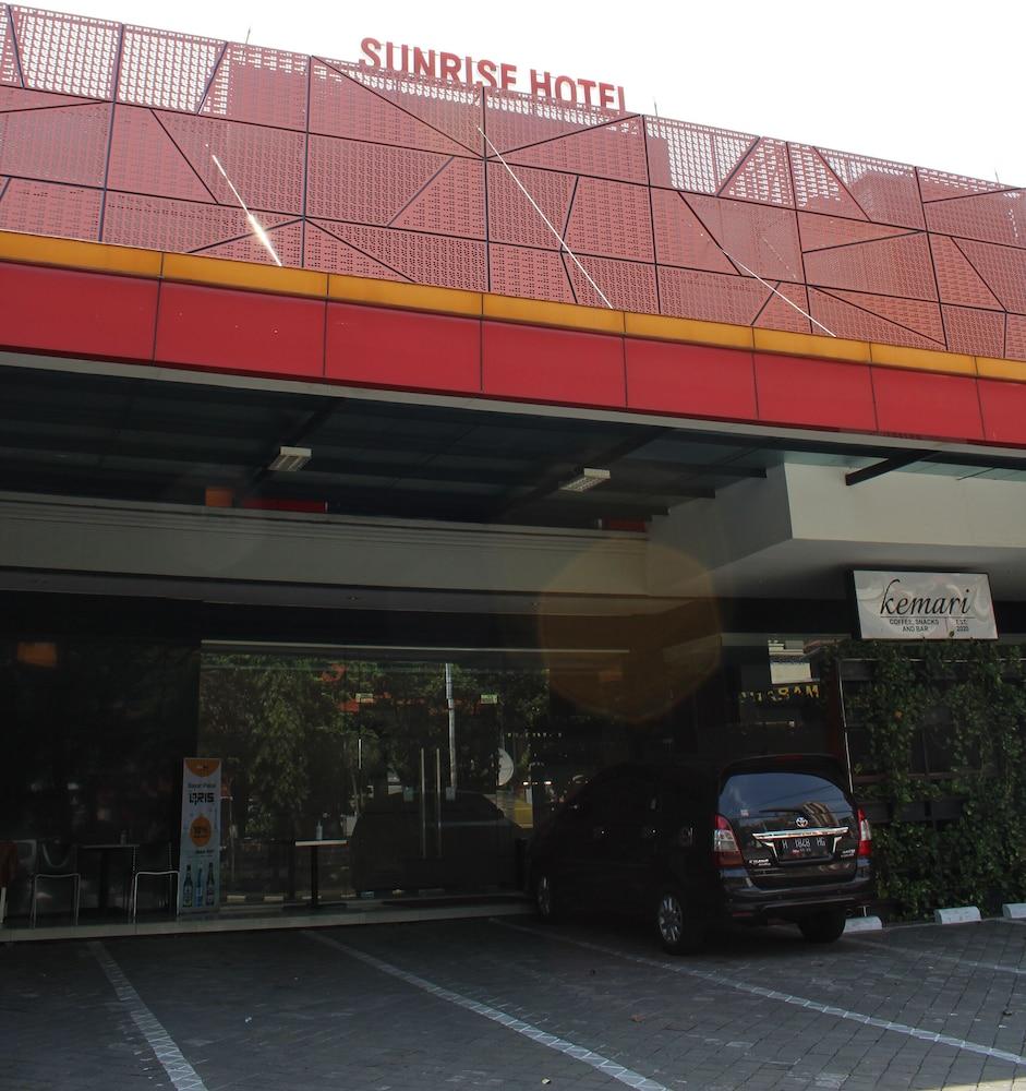 Sunrise Hotel Semarang - Featured Image