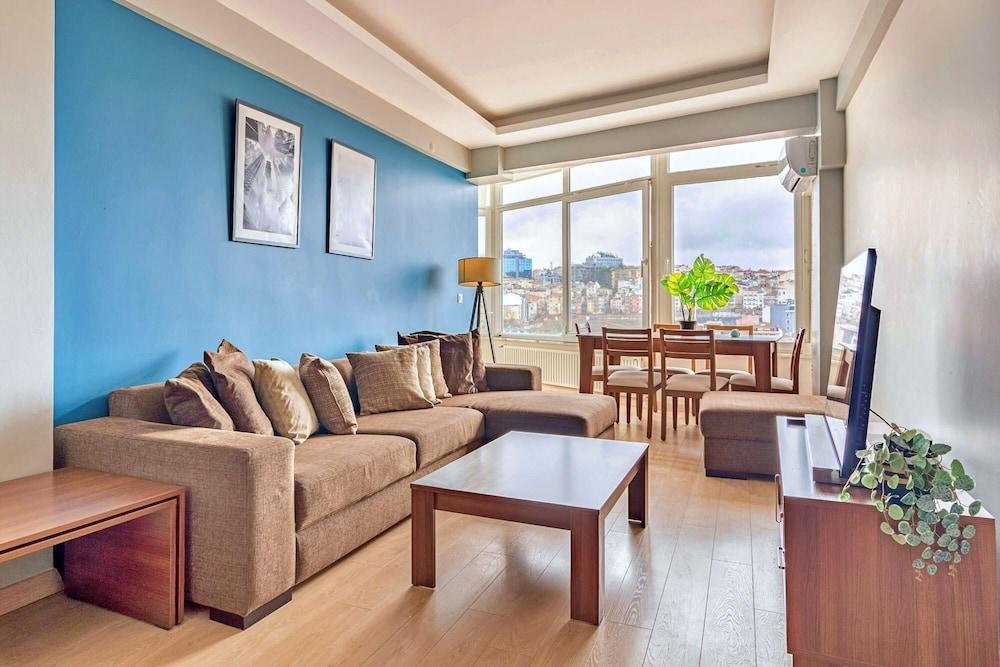 Missafir Charming Flat With Bosphorus View - Featured Image