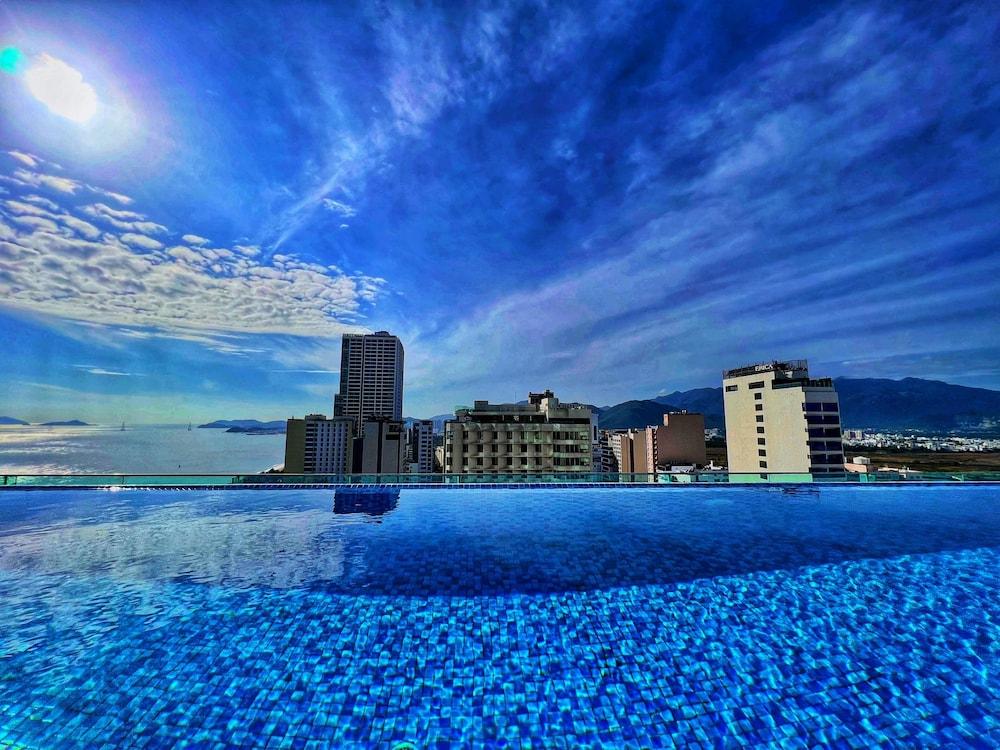 Grand Tourane Nha Trang Hotel - Outdoor Pool