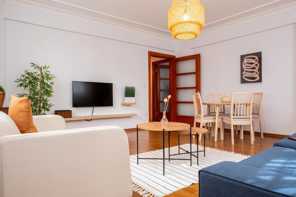Fascinating Flat Near Popular Attractions in Sisli - Featured Image