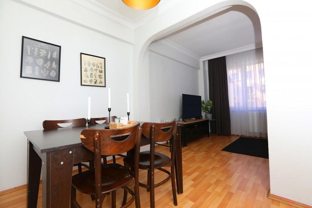 Stylish and Convenient Apartment in Sisli - Room