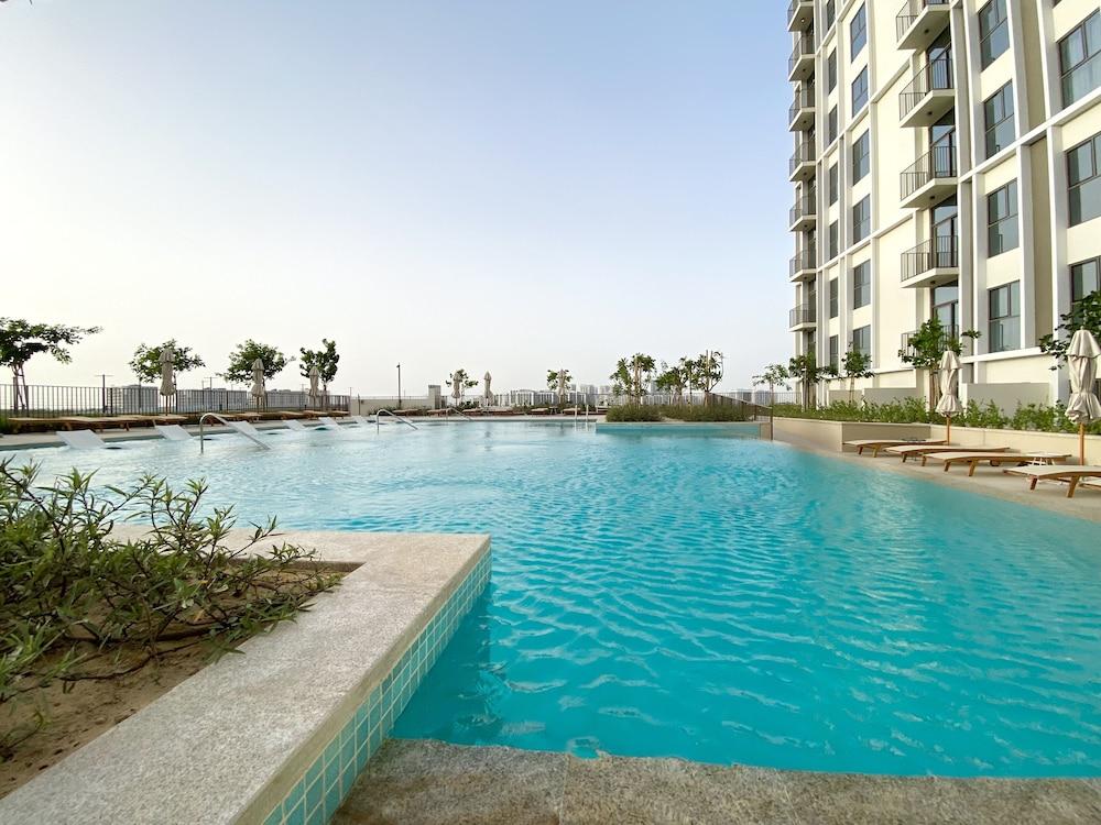 Marco Polo - Elegant & Delightful 2BR Apt with Scenetic Views - Outdoor Pool