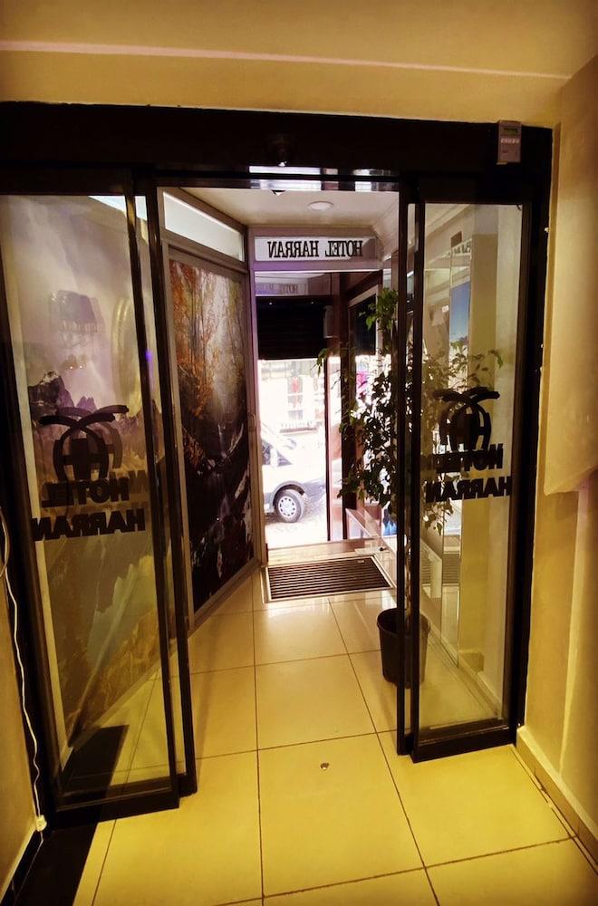 Harran Hotel - Interior Entrance