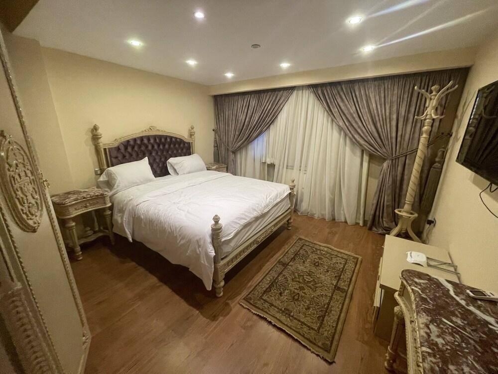 Shehab Royal Apartment - Room