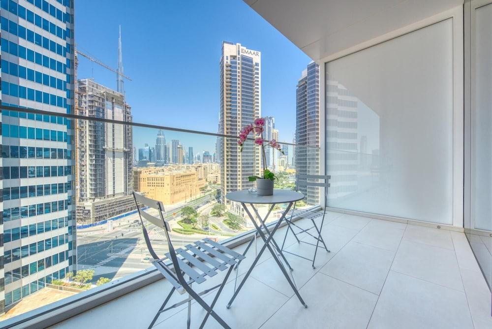 Luxury Studio w Burj Khalifa Vw in Business Bay - Room