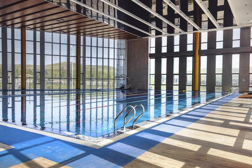 Hotels & Preference Hualing Tbilisi - Pool