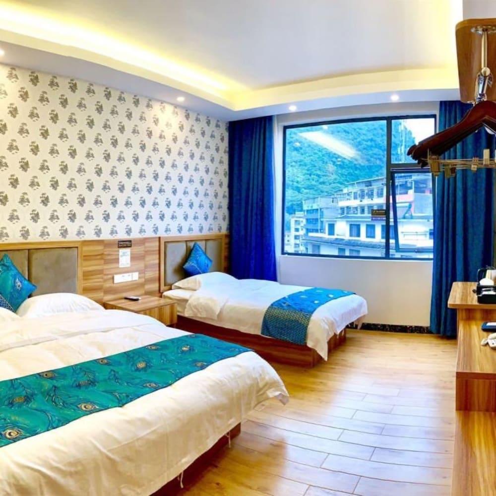 Yangshuo Qingyunge Hotel - Room