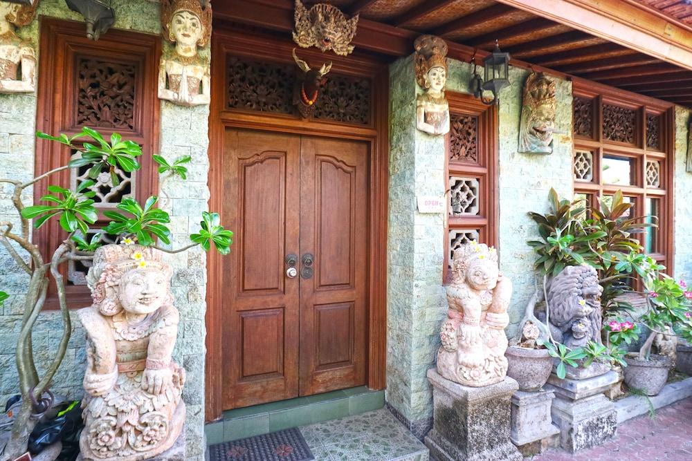 Bamboo Inn Kuta - Exterior detail