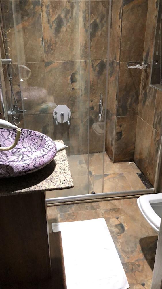Gülhane Hotel - Bathroom