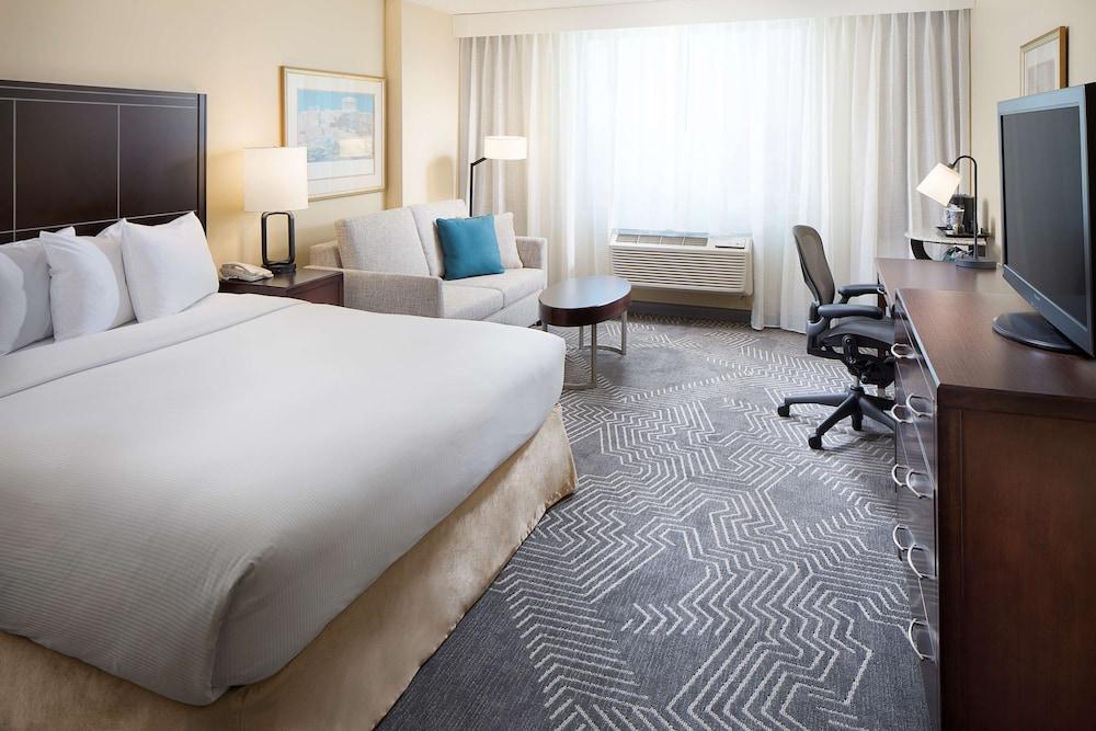 DoubleTree by Hilton Los Angeles - Commerce - Room