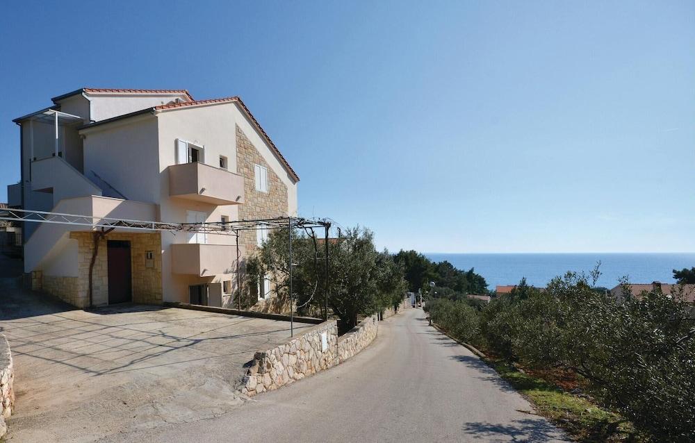 Amazing Home in Ivan Dolac With Wifi and 1 Bedrooms - Featured Image