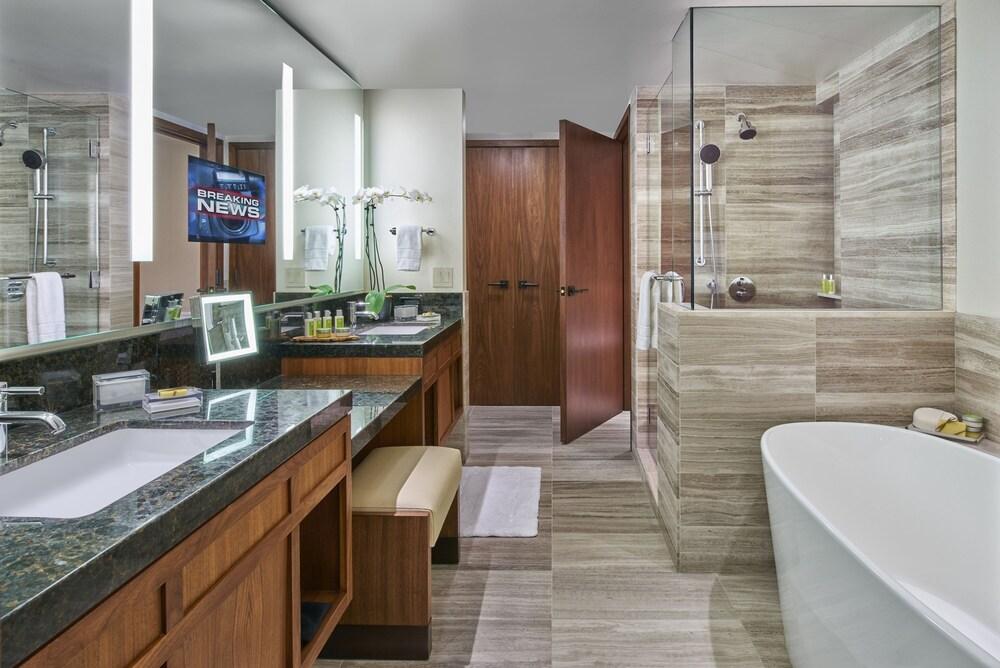 Clement Palo Alto – All-Inclusive Urban Resort - Bathroom