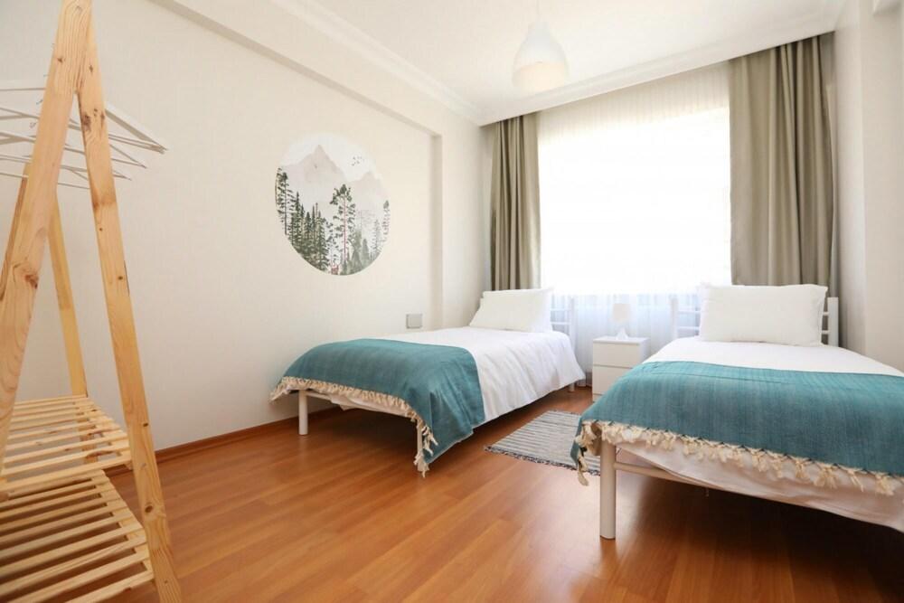 Spacious and Central Flat in Sisli - Room
