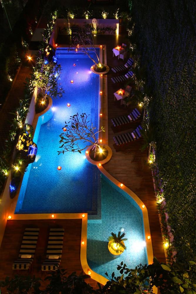 The Rhadana Kuta Bali - Outdoor Pool